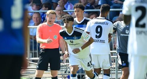 مصري بنكهة ألمانية يكتب التاريخ.. يلا كورة يرصد آراء مدرب ونجوم هامبورج في عبد المجيد